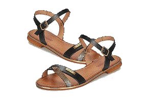 >een zomerjurk = sandalen =  sandalias 